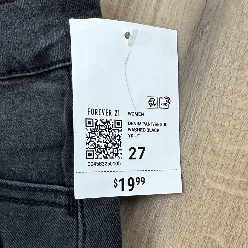 Forever 21 size 27 Black Mid Rise Skinny Jeans BNWT - Picture 7 of 8